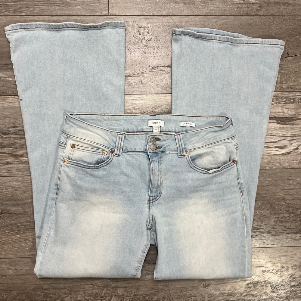 Forever 21 Low Rise Flare Women's Light Blue Stretch Jeans Size 31